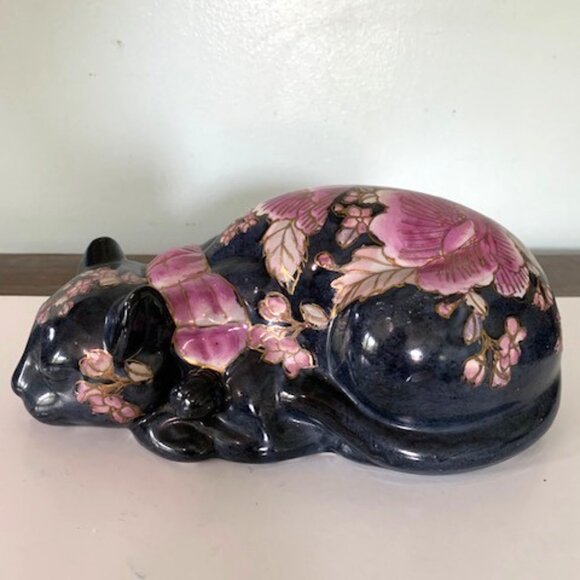 Vintage Chinoiserie Black Floral Sleeping Cat Figurine - Picture 3 of 7